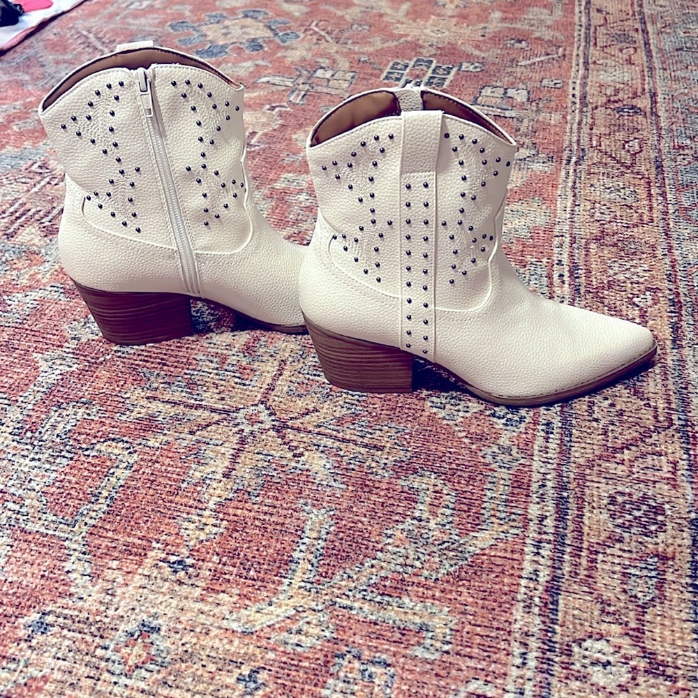 cowgirl boot low rise studded women’s